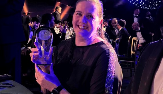 Head of QAT Anna McMillan wins "Leader of the Year" at the European Software Testing Awards 2023